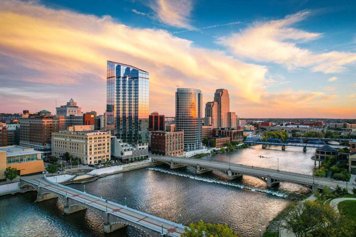 Grand Rapids sky line