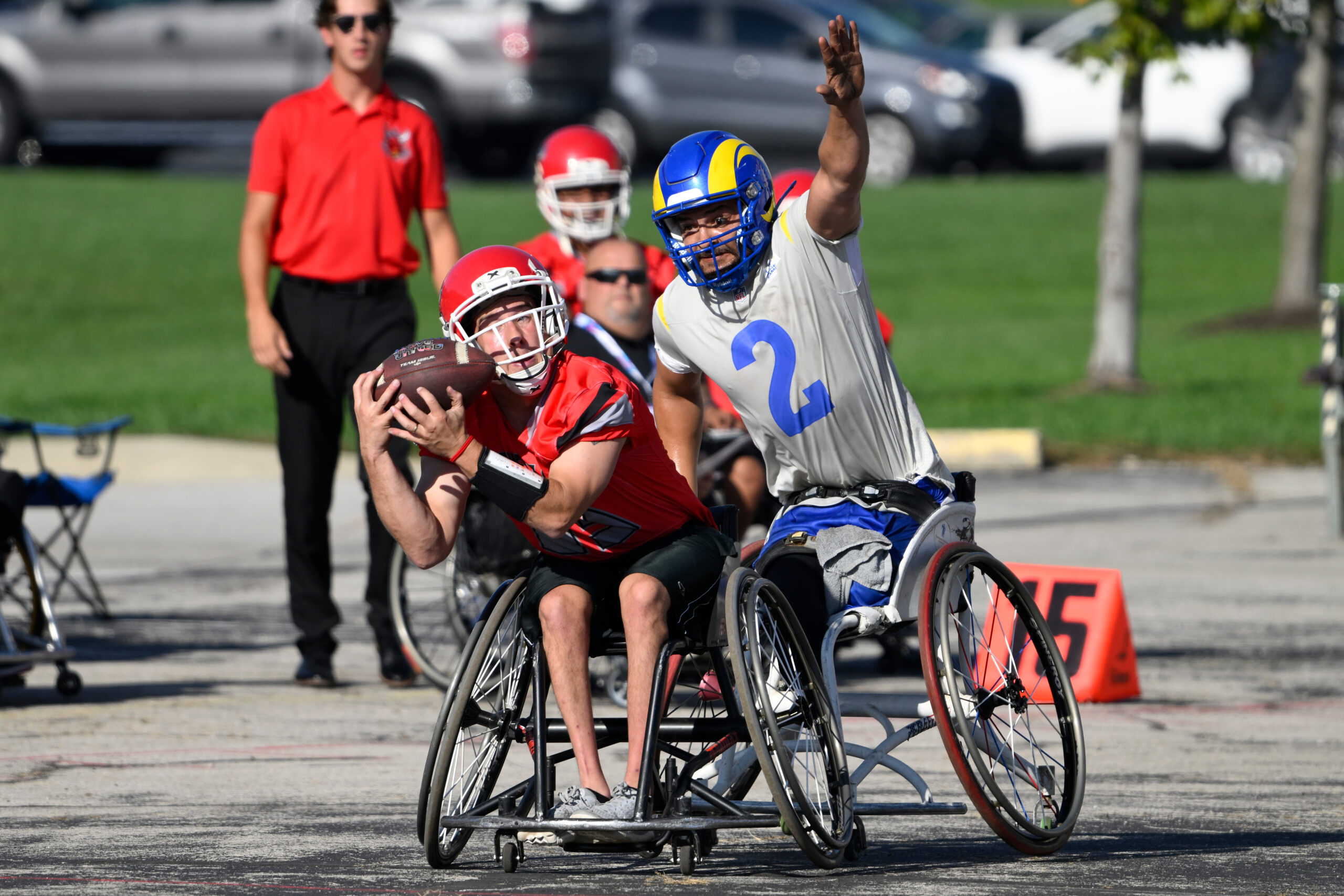 Image of Kansas City Smoke athlete catching a football.