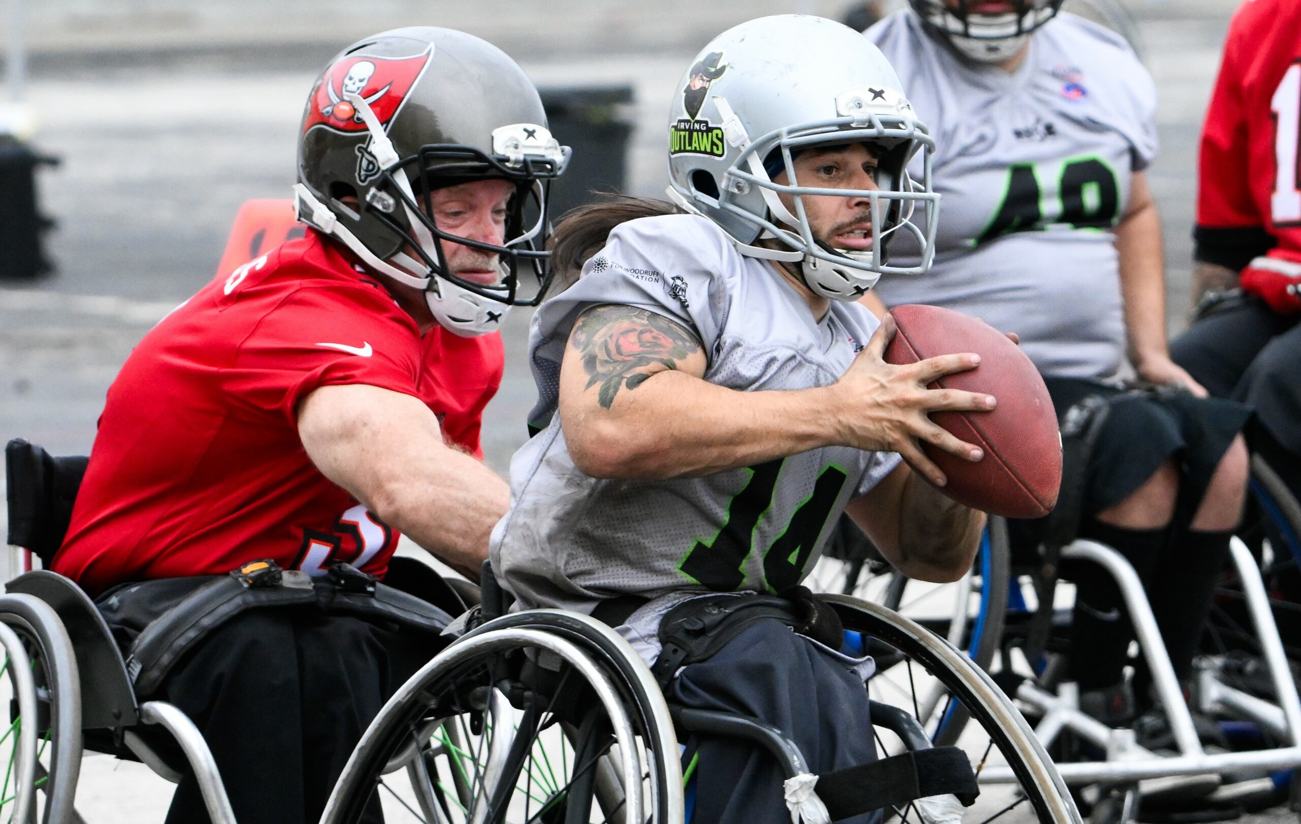 USAWFL tampa athlete tackling an Irving athlete